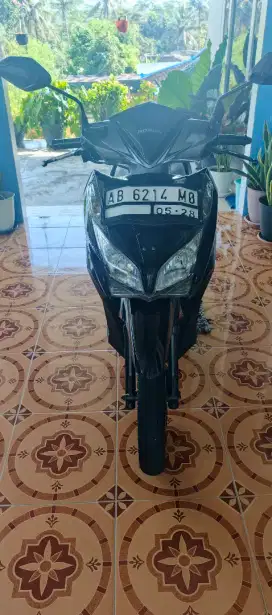 Jual honda vario 125 th 2013 atas nama sendiri kondisi siap pskai.