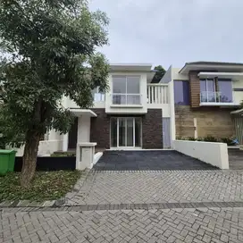Rumah Royal Residence Wiyung Surabaya Hitung Tanah tapi Baru Citraland