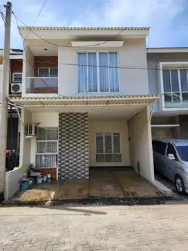 Dijual Rumah Siap Hun 2 Lantai Rapi