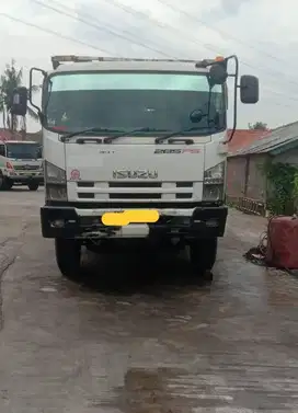 Isuzu torinton FVM mulus ban baru