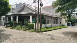 Jual rumah hook di Griya Depok Asri, Jl. Tole Iskandar Depok