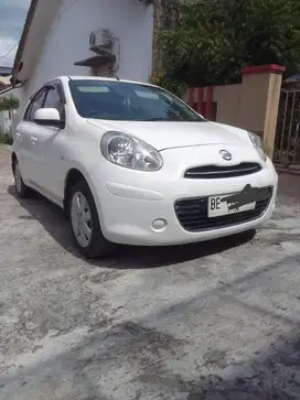 Nissan March 2013