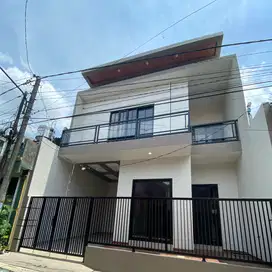 rumah ready unit lebar 8 meter , dekat kampus unair A