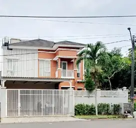 RUMAH FULLY FURNISHED DI ANGGREK LOKA BSD TANGSEL