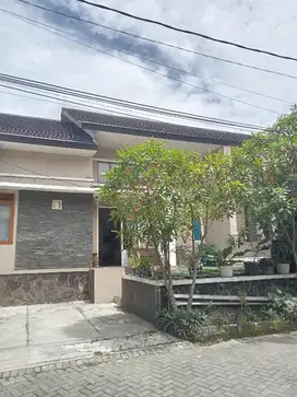 Rumah minimalis modern siap huni lokasi strategis di Padalarang