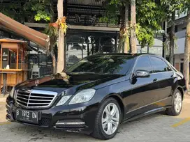 Mercedes Benz E300 Avantgarde Panoramic hitam black on black Full Ori