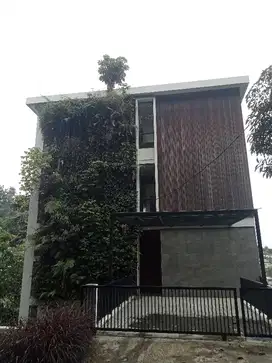 Di jual rumah modern siap huni harga di bawah pasaran di lembang