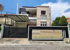 Rumah mewah tengah kota jl halmahera siap huni