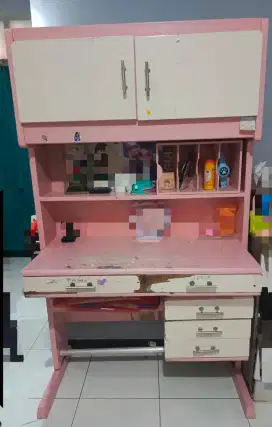 Meja Belajar dan Kursi