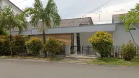 Jual Rumah dan Tanah lokasi strategis