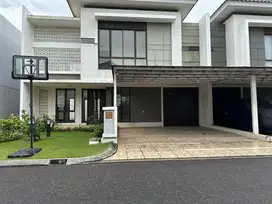 Rumah 2 Lantai Minimalis Modern di Summarecon Bandung, Strategis