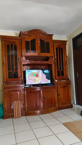 DI JUAK CEPAT LEMARI BUFET DAN BAJU