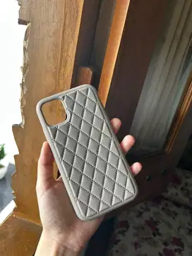 Case iPhone 11 warna brown light