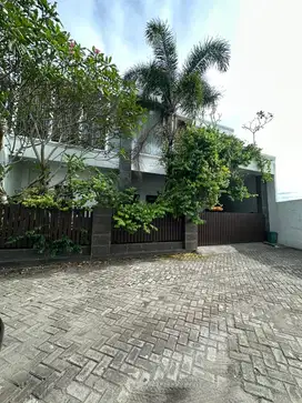 RUMAH POSISI HOOK DALAM KOMPLEK ASOKA