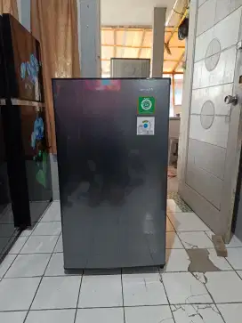 Sharp satu pintu 150l/170liter like new