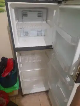 Kulkas panasonic 2 pintu