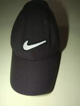 topi NIKE BLACK