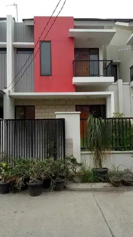 Rumah dalam Cluster di Kota Harapan Indah, Bekasi