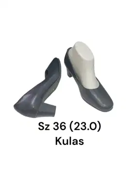 Sz 36 ada flat n heels
