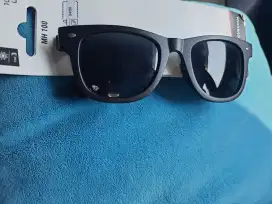 Kacamata hitam anti uv