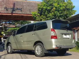 Toyota Kijang Innova 2011 Bensin