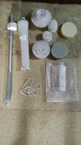 sikat pembersih kamar mandi