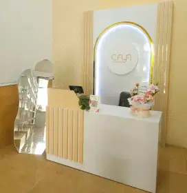 RAK KOSMETIK & MEJA KASIR INCLUDE BACKDROP LAMPU