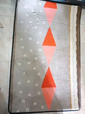 Karpet Lembut Motif Simple