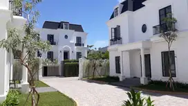 Like Brand New House for Rent Beautiful & Bright