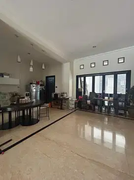 Dijual Murah Rumah Mewah Graha Family Surabaya Barat