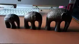Hiasan gajah terbuat dari tembaga