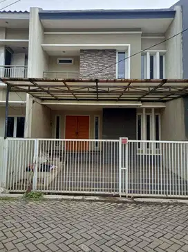 DIJUAL RUMAH 2 LANTAI LOKASI GADING GRIYA LESTARI KELAPA GADING