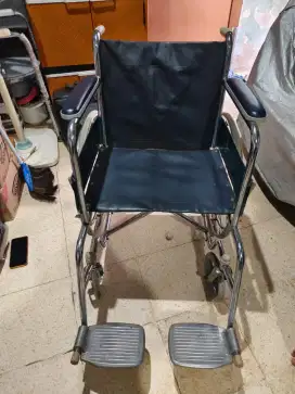 Kursi roda bekas