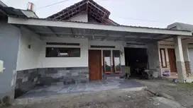 Kontrakan Jakal km 8 strategis