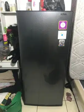 DIJUAL CEPAT KULKAS SHARP 1 PINTU