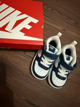 SEPATU BABY NIKE (PRELOVED)