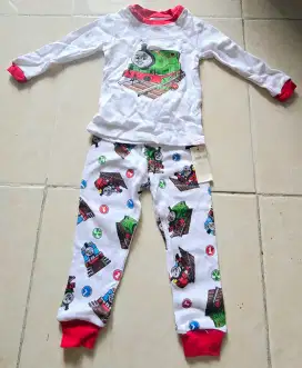 Baju tidur thomas untuk usia 3-6 bulan