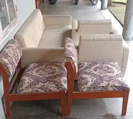 Bismillahirrahmanirrahim, jual satu set sofa jati bekas berkualitas