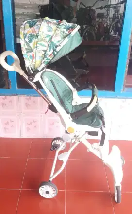 Stroller baby bekas seperti baru