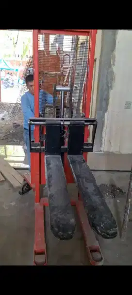 Forklift Semi Electric 1500 Kg