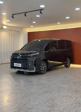 Toyota Voxy 2.0 AT Tahun 2023 Km 9 Rb Record