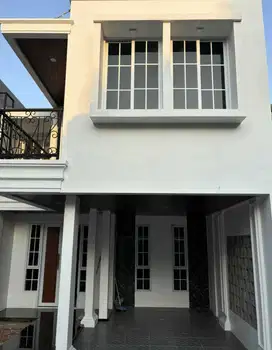 Dijual Rumah 2 lantai di Jalan Perdamaian, Tanah Baru, Beji, Depok
