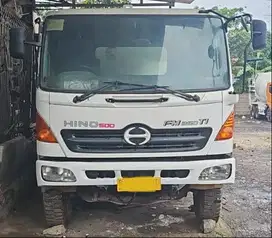 Hino 260 TI FM260JM Mixer Semen Full Rekondisi