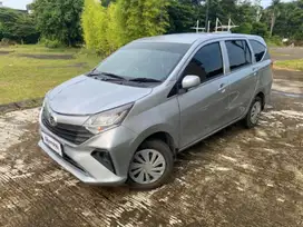 Like New Daihatsu Sigra 1.0 M Bensin-MT 2023 Silver MTS