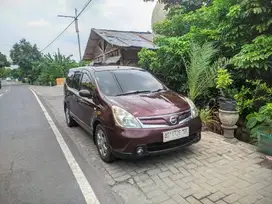 2011 Nissan Grand Livina SV Plat AG antok mobil bekas sekoto