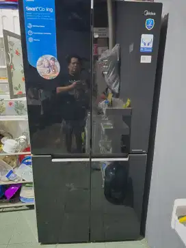 Lemari pendingin midea 4 pintu