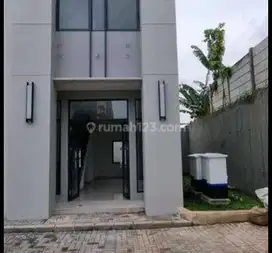 Dijual ruko Lokasi Strategis di BSD City .