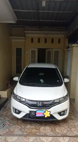 Honda Jazz RS warna putih