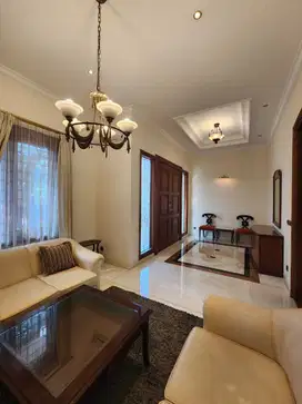 Classic Home 2 Lantai Pondok Indah