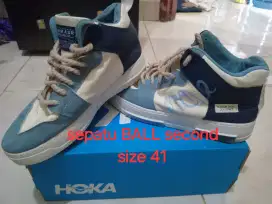 Sepatu second ball